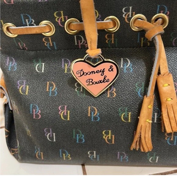 Dooney & Bourke W/charm signature logo Bag - Picture 17 of 17